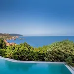 Nettuno Panoramic Pool With Patio Above The Sea Villa