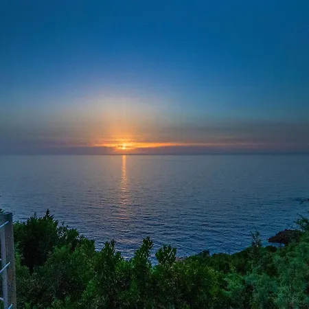 Nettuno Panoramic Pool With Patio Above The Sea Villa *